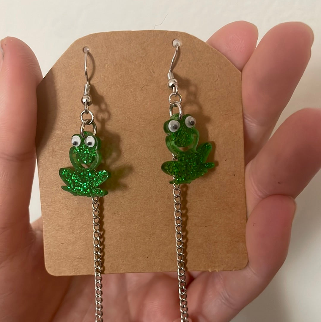 Glitter frog earplug earring